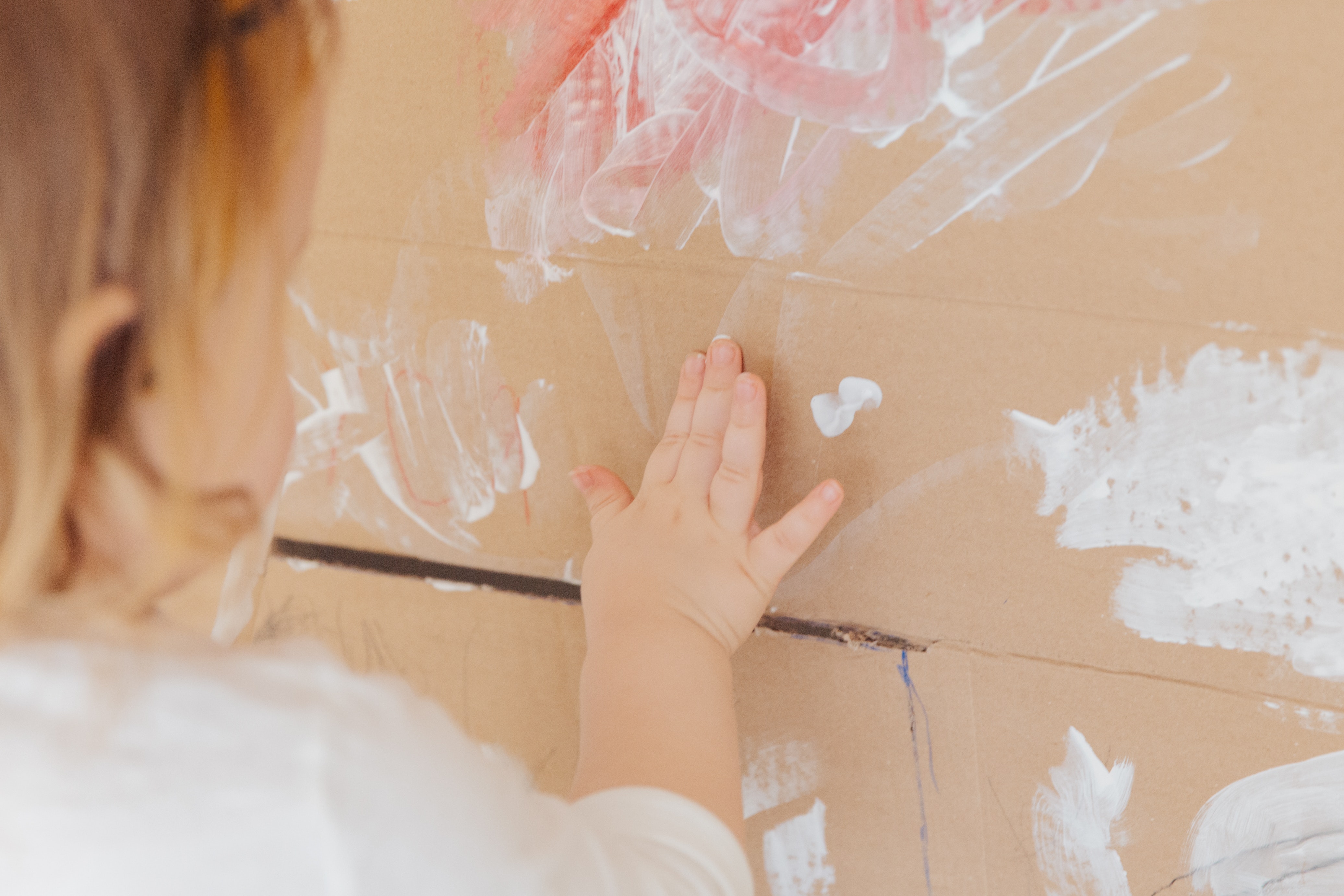 les enfants parlent de leurs traumatismes à travers leurs dessins