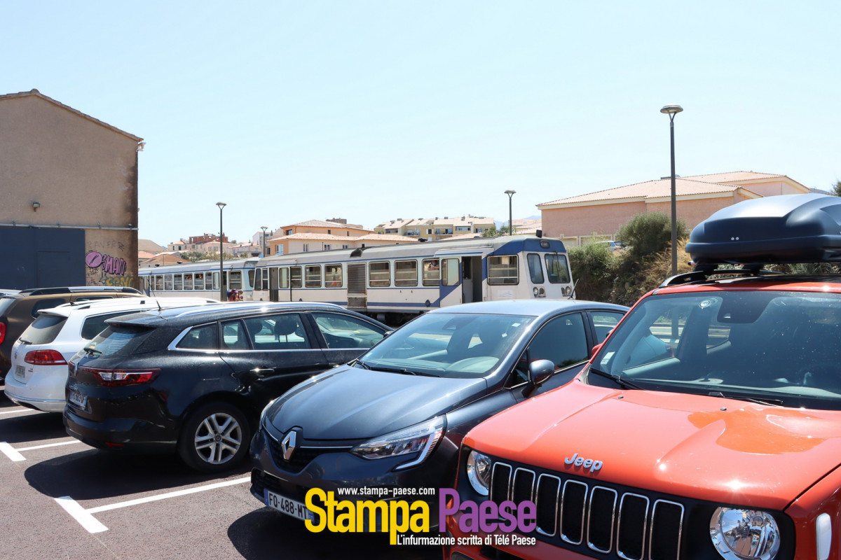 parking gare ile rousse