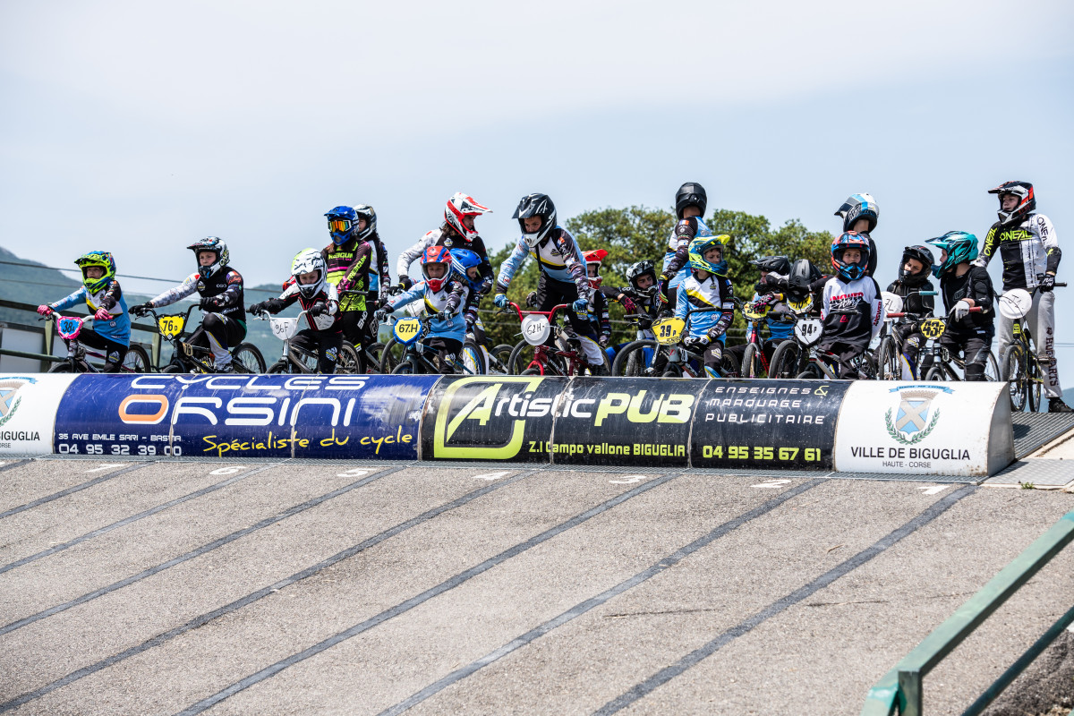 Les cyclistes ont pris le départ sur la piste Adrien Lippini de Biguglia