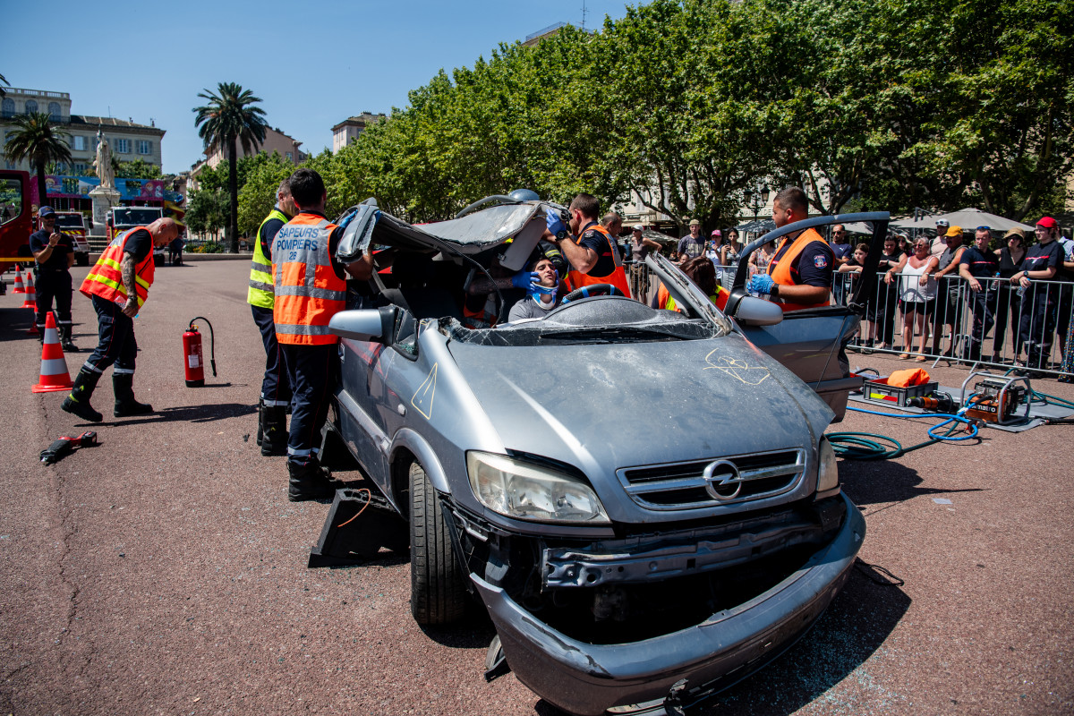 Démonstration de désincarcération sur la place Saint Nicolas