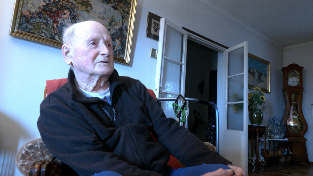 À 101 ans, le lieutenant-colonel Pierre Neuville transmet son histoire aux jeunes générations