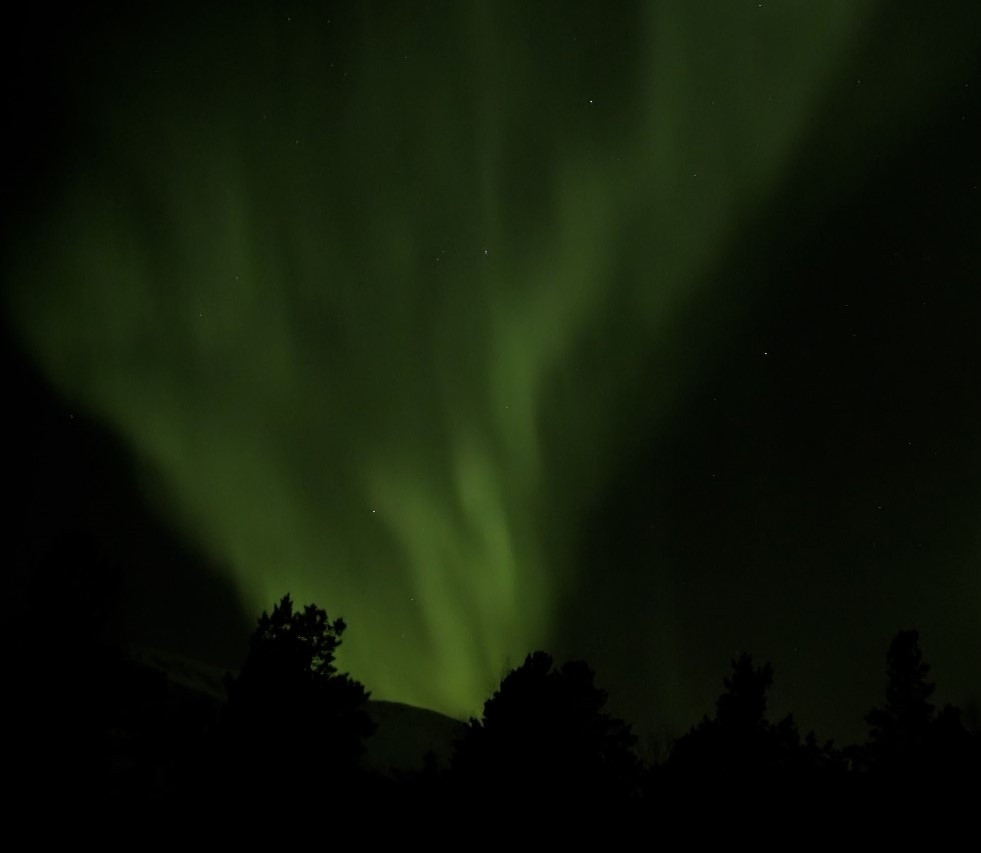 LES AURORES BOREALES SONT-ELLES FAITES DE LA MATIERE DONT ON TISSE LES REVES ?