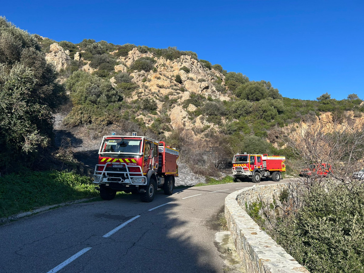 Feu et camions de pompiers