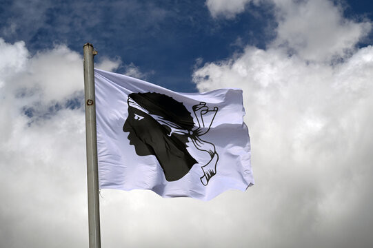 drapeau corse vent