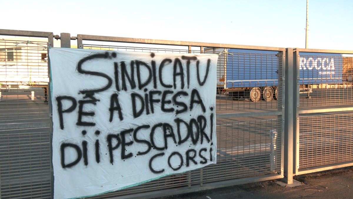 Blocage port de L'Isula