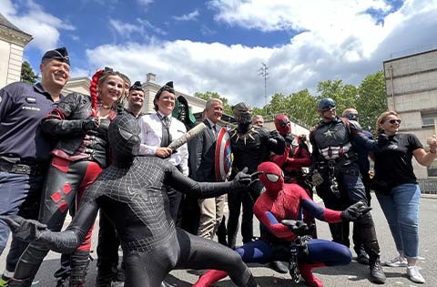 Des super-héros au chevet des enfants hospitalisés