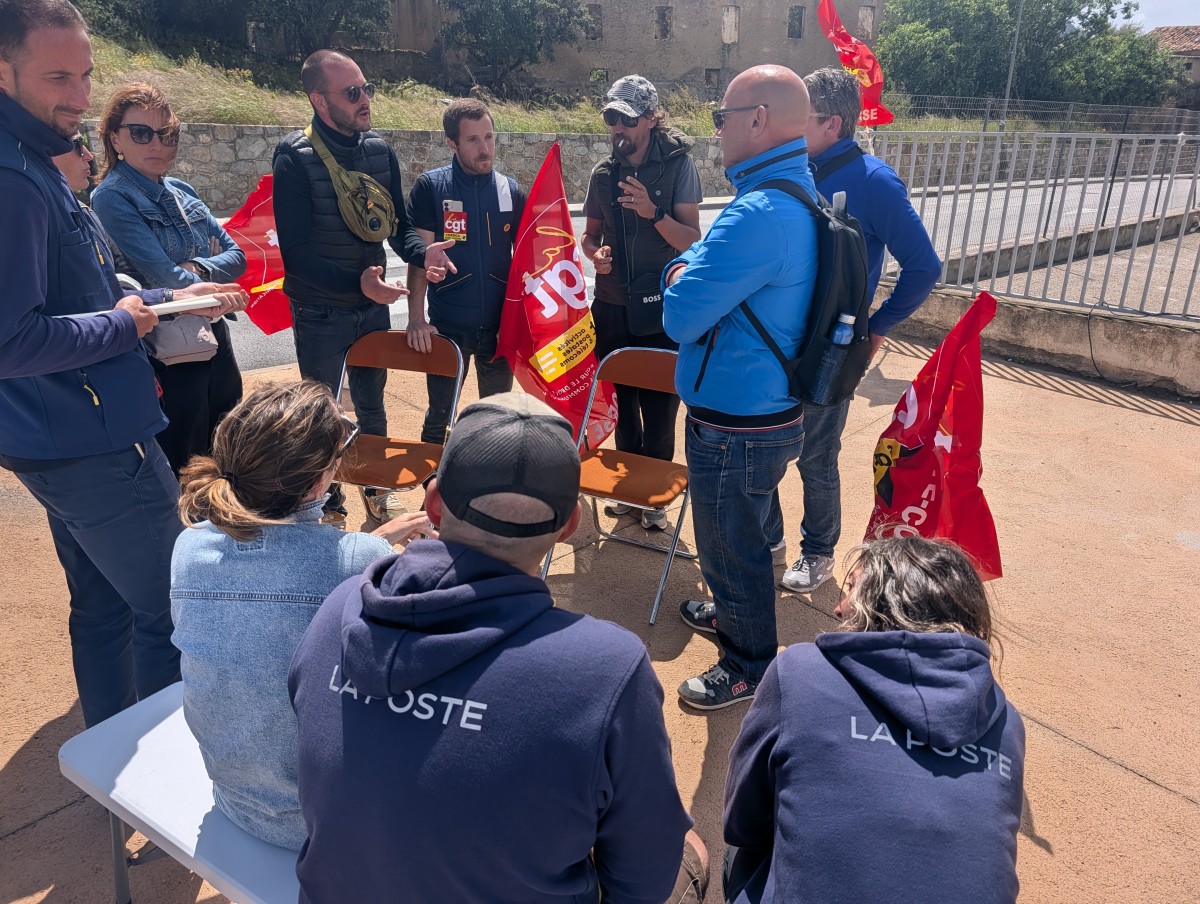 Mouvement de grève à La Poste de L'Île-Rousse : les facteurs maintiennent la pression