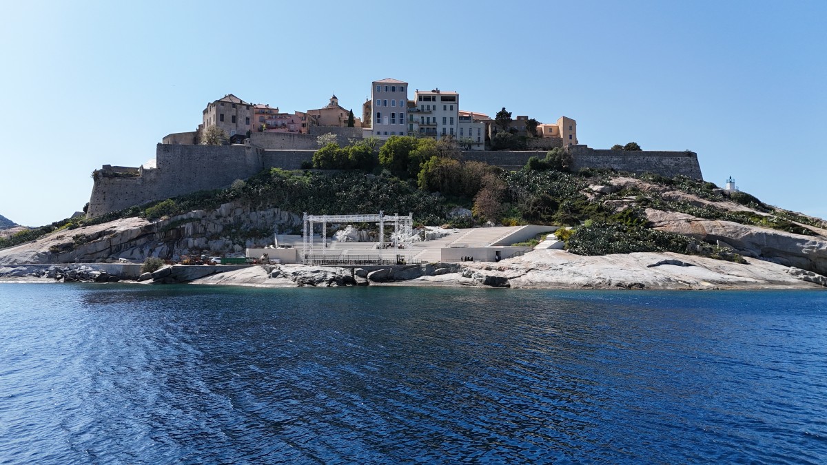 Calvi dévoile Scéléné, son nouvel amphithéâtre à ciel ouvert