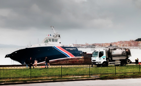 Remorqueur "Iles Sanguinaires" victime de la tempête Bella à Ajaccio