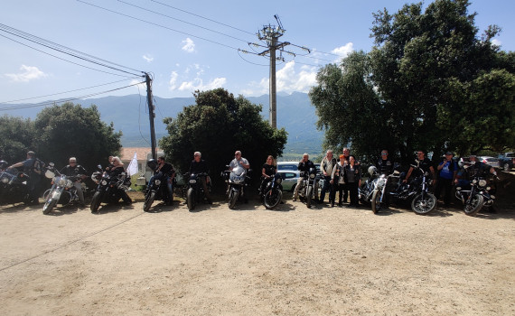 Le parking de Télé Paese a été le théâtre d'un ballet de Motos