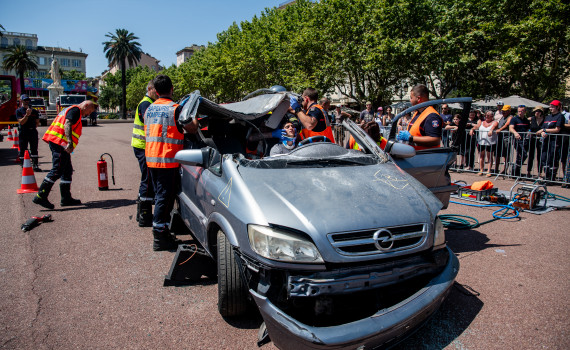Démonstration de désincarcération sur la place Saint Nicolas
