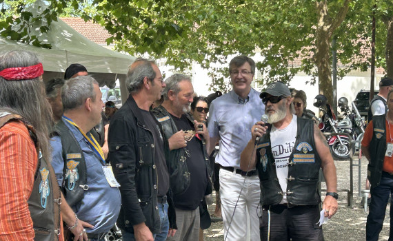 Le maire de Romilly-sur-Seine Éric Vuillemin, accueille les Desperados pour la deuxième année consécutive