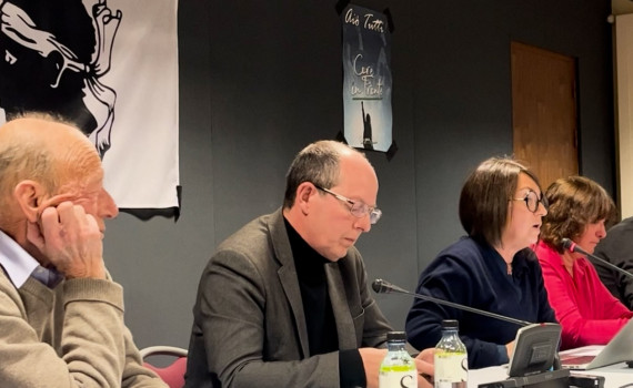 élus Core in fronte