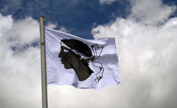 drapeau corse vent