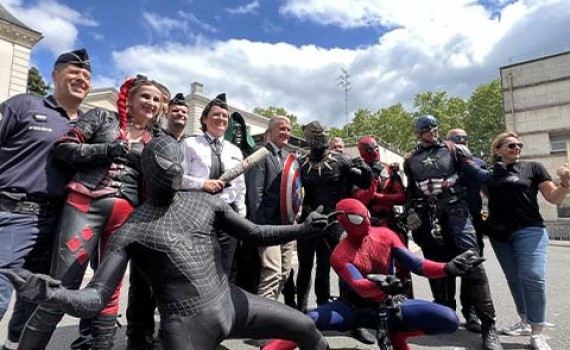 Des super-héros au chevet des enfants hospitalisés