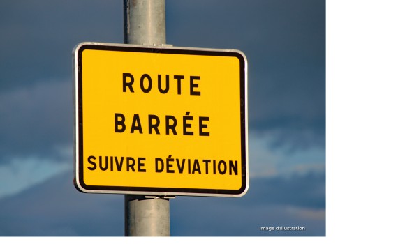Panneau ROUTE BARREE