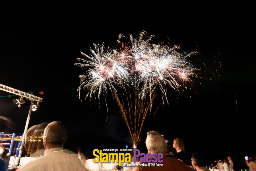 chill out on the bay