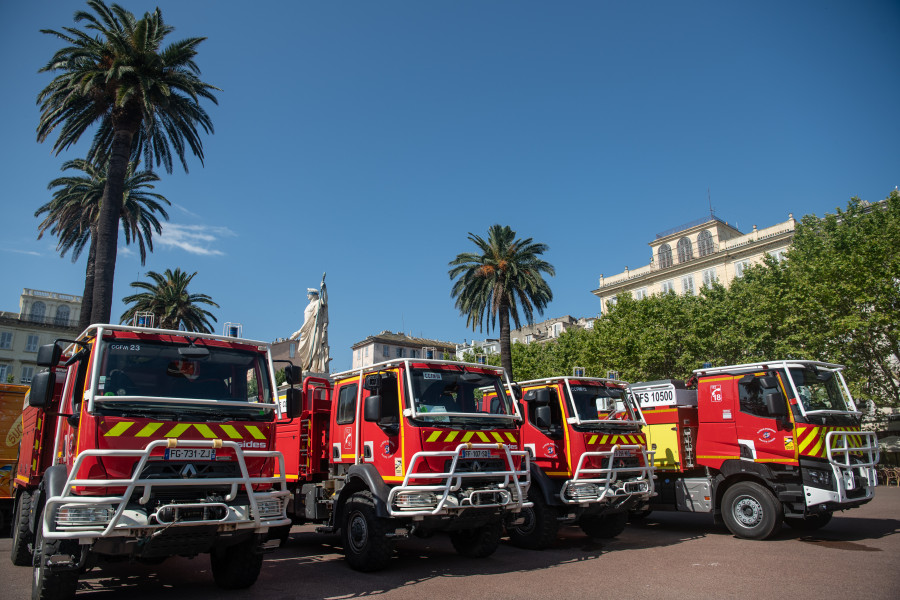 Démonstration des pompiers du SIS 2B