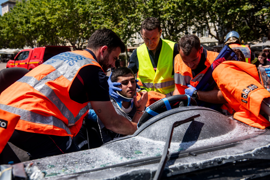 Démonstration des pompiers du SIS 2B