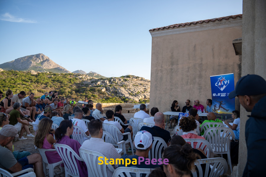 TRAIL IN CALVI