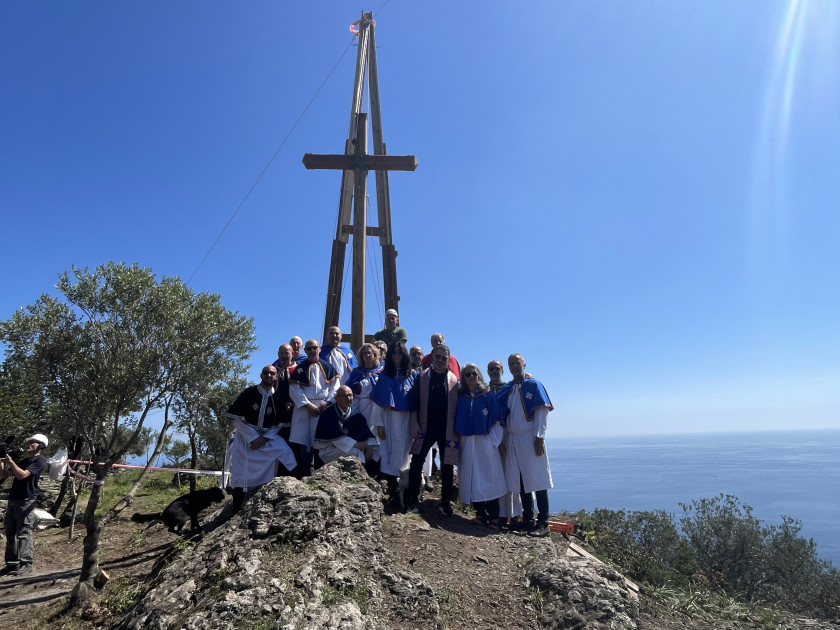 Sept Croix érigées en Corse par « SOS Calvaires » | Stampa Paese